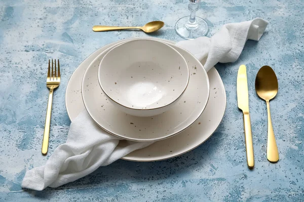 Simple Dinnerware Blue Table — стоковое фото