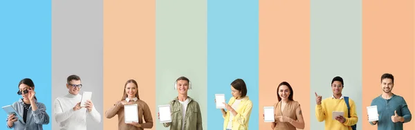 Set Persone Diverse Con Tablet Sfondo Colorato — Foto Stock