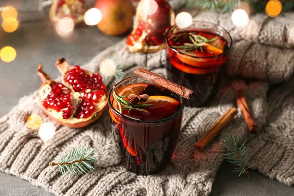 Glasses Delicious Mulled Wine Warm Plaid — Stock Photo, Image