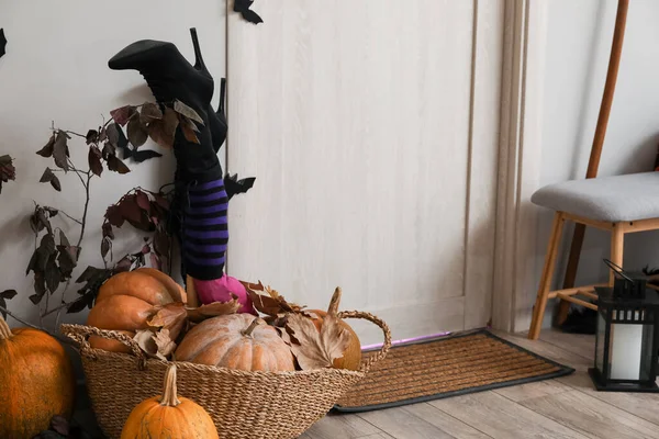 Basket Pumpkins Leaves Halloween Decor Door Hall — Stock Photo, Image