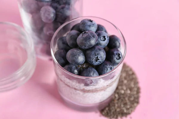 Glass Delicious Chia Seed Pudding Blueberry Pink Background Closeup — Stock Photo, Image