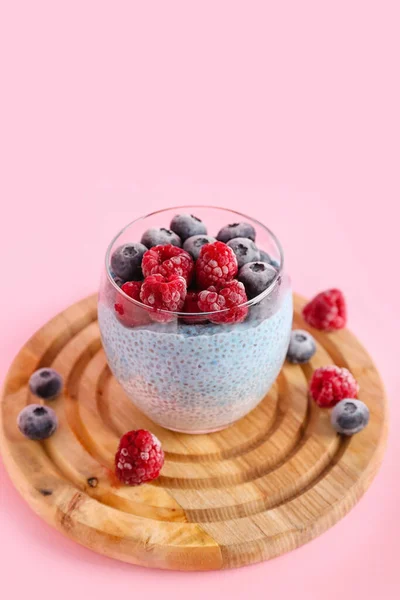 Board Glass Chia Pudding Berries Pink Background — Stock Photo, Image