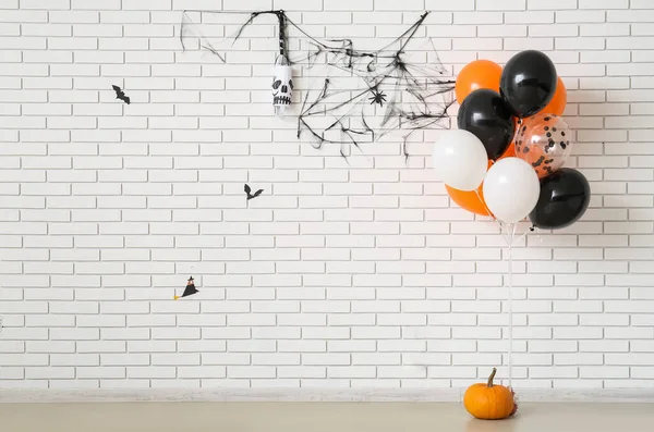 Halloween Pumpkin Balloons White Brick Wall — Stock Photo, Image