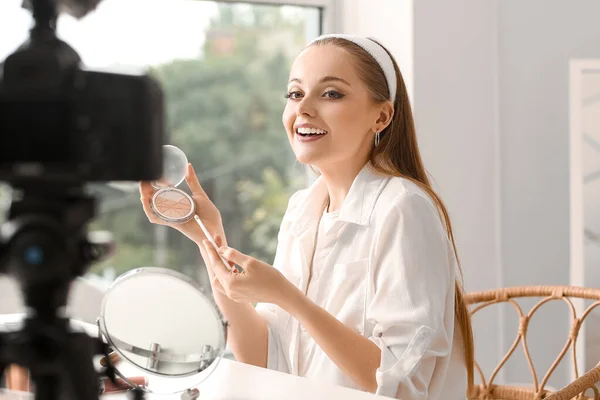 Young Beauty Blogger Highlighter Recording Video Dressing Room — Stock Photo, Image