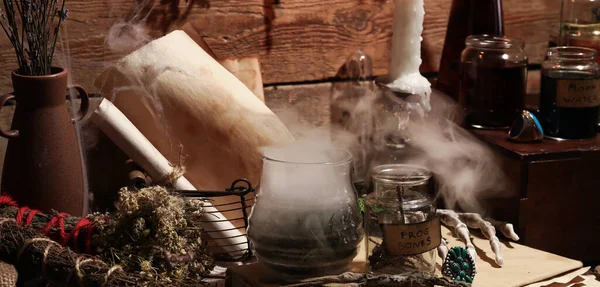 Ингредиенты Ритуала Ведьмы Деревянном Фоне — стоковое фото