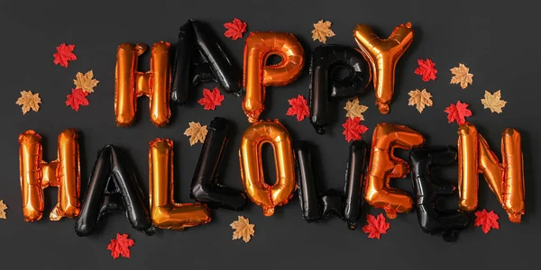 Text Happy Halloween Gjord Ballonger Och Höstlöv Mörk Bakgrund — Stockfoto