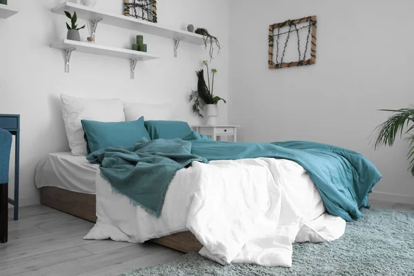 Interior Light Bedroom Comfortable Bed — Stock Photo, Image