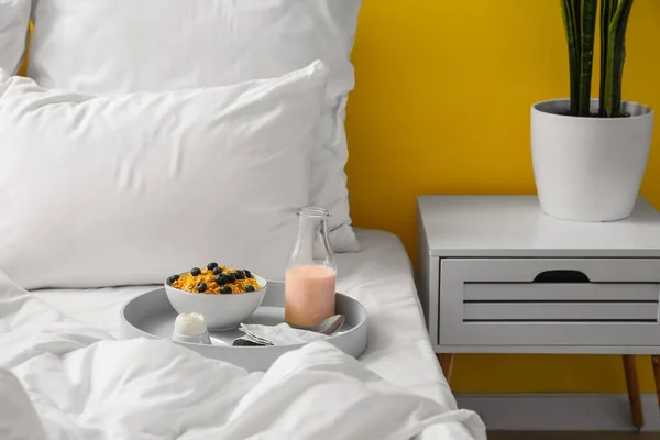 Tasty Breakfast Comfortable Bed — Stock Photo, Image