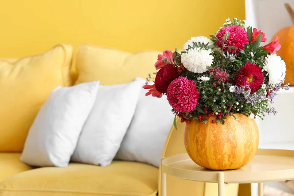 Pumpkin Beautiful Flowers Table Living Room Closeup — Stock Photo, Image