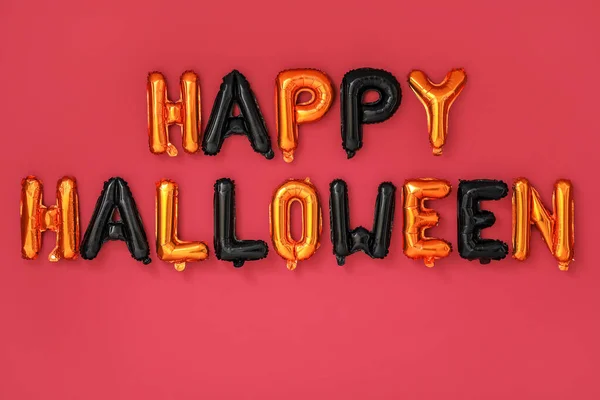 Tekst Happy Halloween Gemaakt Van Ballonnen Rode Muur — Stockfoto