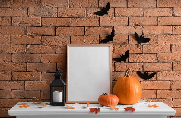 Blanko Rahmen Mit Halloween Kürbissen Laterne Und Umgefallenen Blättern Auf — Stockfoto