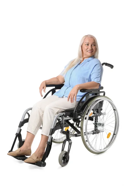Зрелая Женщина Инвалидной Коляске Изолирована Белом — стоковое фото