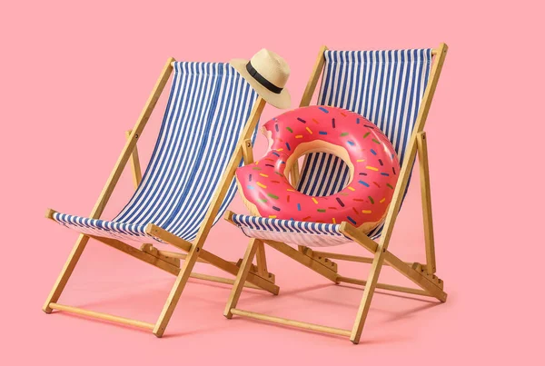 Beach Deck Chairs Inflatable Ring Pink Background — Stock Photo, Image