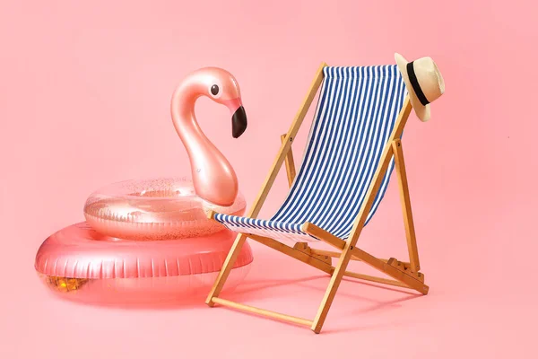 분홍색 의자와 액세서리 — 스톡 사진