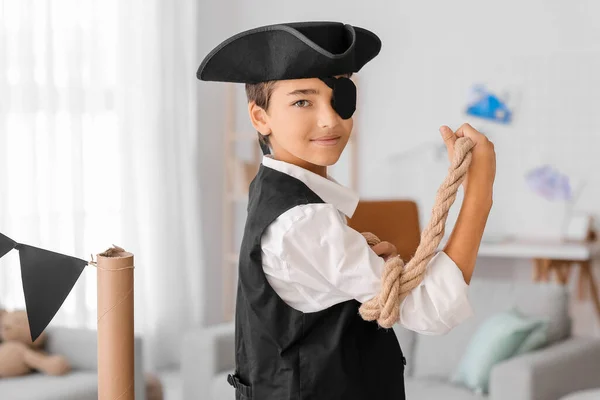 Niño Vestido Pirata Jugando Con Cuerda Casa —  Fotos de Stock