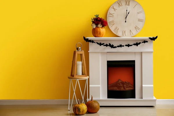 Interior Living Room Decorated Halloween Fireplace Table Clock — Stock Photo, Image