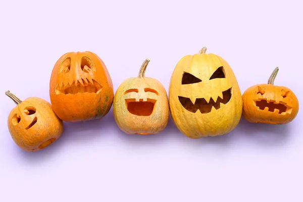 Calabazas Halloween Talladas Sobre Fondo Color Vista Superior —  Fotos de Stock