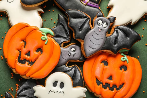 Tasty Halloween Cookies Green Background Closeup — Stock Photo, Image