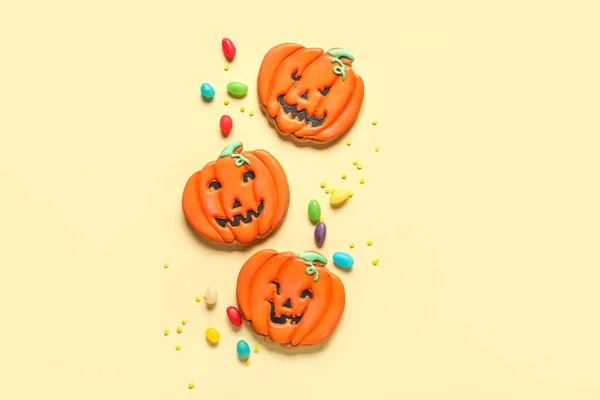Smaklig Halloween Pumpa Kakor Med Gelé Beige Bakgrund — Stockfoto