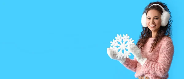 Pretty African American Woman Holding Big Snowflake Light Blue Background — Stock Photo, Image