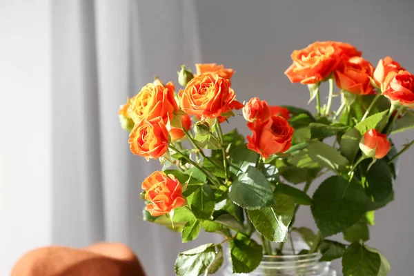 Vase Bouquet Beautiful Roses Room Closeup — Stock Photo, Image