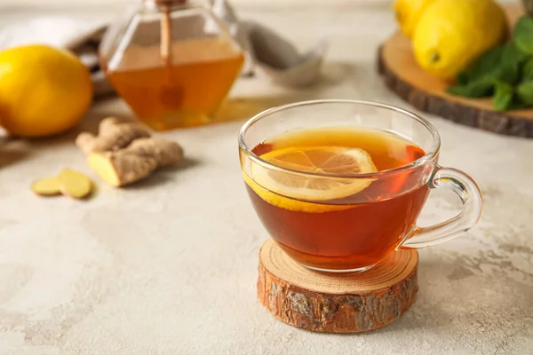 Stand Glass Cup Black Tea Lemon White Background Closeup — Stock Photo, Image