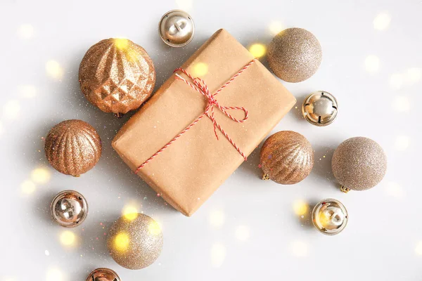 Stylish Christmas Balls Gift Box Light Background Top View — Stock Photo, Image