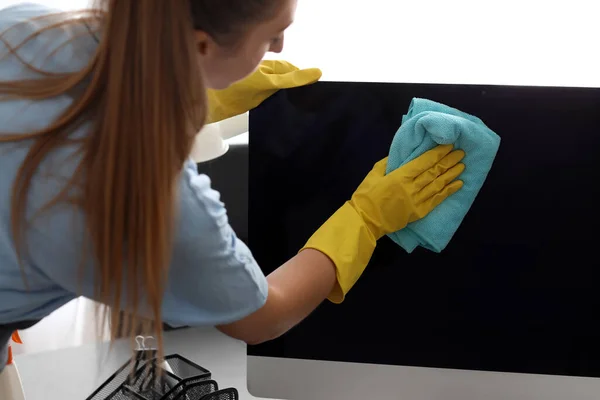 Female Worker Cleaning Service Wiping Computer Screen Office Closeup — Stock Photo, Image