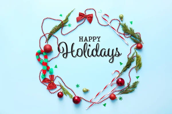 Decorações Natal Texto Happy Holidays Fundo Azul Claro — Fotografia de Stock