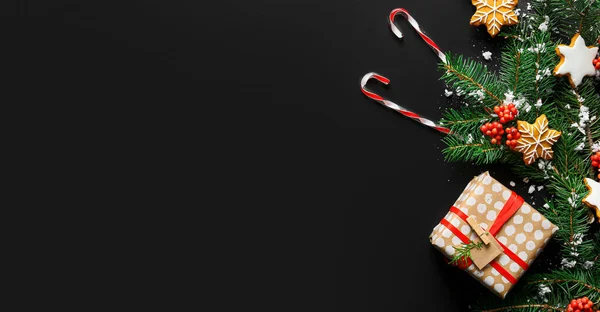 Schöne Weihnachtskomposition Auf Dunklem Hintergrund Mit Platz Für Text — Stockfoto