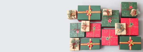 Différents Cadeaux Noël Sur Fond Clair Avec Espace Pour Texte — Photo