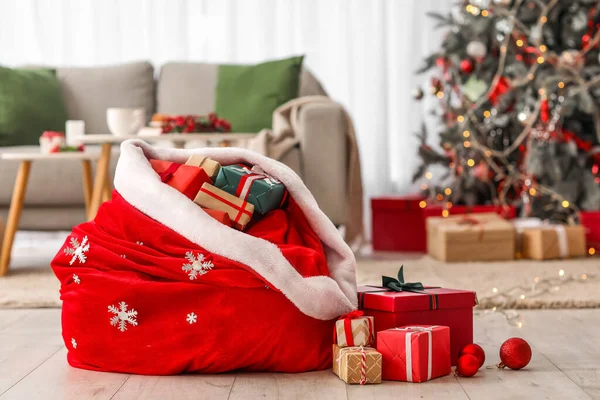 Santa Bag Presents Living Room Christmas Eve — Stock Photo, Image