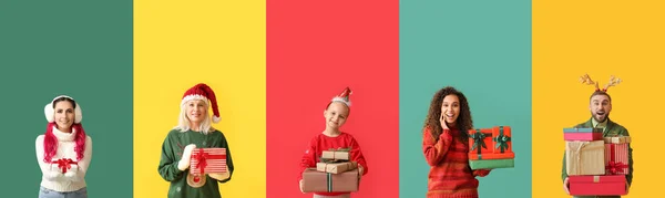 Różni Szczęśliwi Ludzie Prezentów Świątecznych Tle Koloru — Zdjęcie stockowe