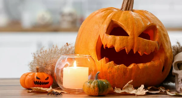 Halloween Pumpkins Burning Candle Autumn Leaves Table — Stock Photo, Image