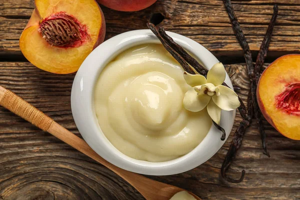 Bowl Delicious Vanilla Pudding Wooden Table Closeup — Stock Photo, Image