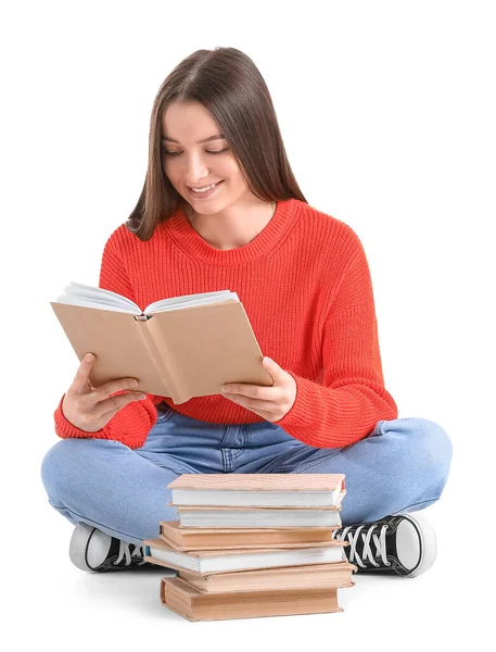 Mujer Joven Suéter Rojo Libro Lectura Sobre Fondo Blanco —  Fotos de Stock