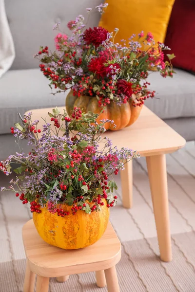 Pumpkins Beautiful Autumn Flowers Stools Living Room — Stock Photo, Image