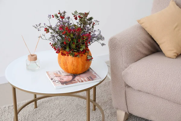 Pumpkin Autumn Flowers Magazine Reed Diffuser Table Living Room — Stock Photo, Image