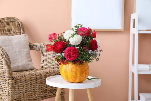 Pumpkin Autumn Flowers Table Living Room — Stock Photo, Image