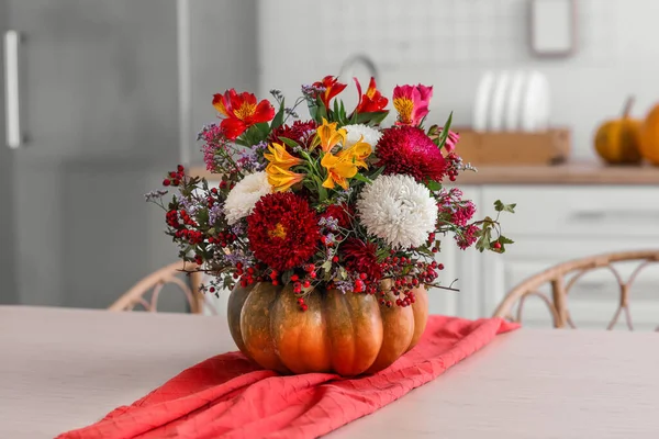 Pumpkin Autumn Flowers Dining Table Kitchen — Stock Photo, Image