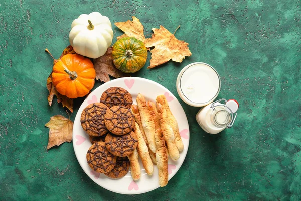 Plate Halloween Cookies Pumpkins Leaves Glass Milk Grunge Background — Stock Photo, Image