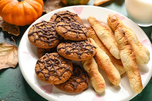 Plate Halloween Cookies Grunge Background Closeup — Stock Photo, Image