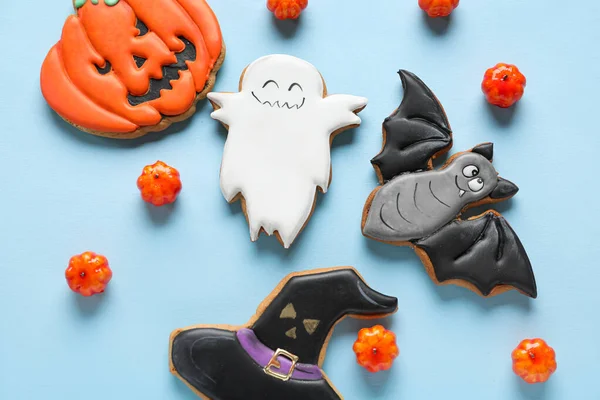 Bolinhos Halloween Com Doces Fundo Azul — Fotografia de Stock