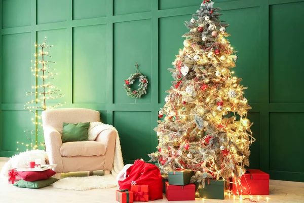 Interior Sala Estar Con Bolsa Santa Sillón Árbol Navidad — Foto de Stock