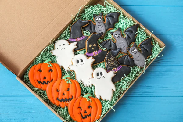 Lepenková Krabice Halloween Cookies Modrém Pozadí — Stock fotografie