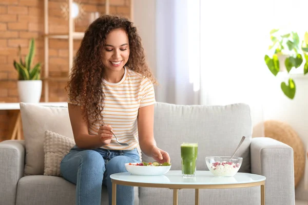 Young African American Woman Eating Healthy Food Home Diet Concept — Stock Photo, Image