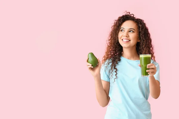 Happy Young African American Woman Healthy Avocado Smoothie Pink Background — Stock Photo, Image