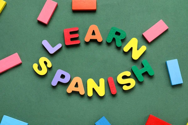 Text Learn Spanish Colorful Blocks Green Background — Stock Photo, Image
