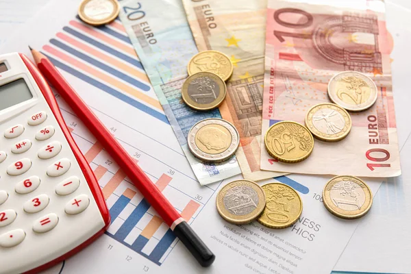 Euro Banknotes Coins Pencil Calculator Diagrams Closeup Exchange Rate Concept — Stock Photo, Image