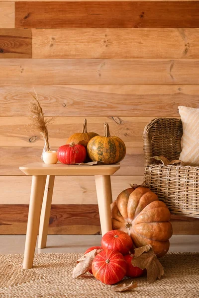 Vase Pampas Grass Pumpkins Fallen Leaves Table Wooden Wall — Stock Photo, Image